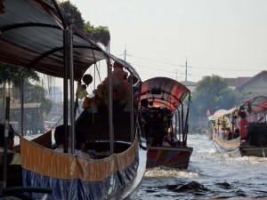 Bucket listing Wat Arun, Temple of Dawn in Bangkok