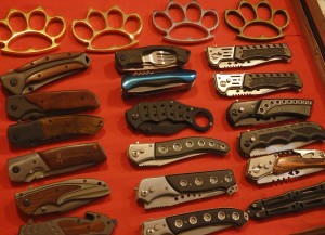 Weapons Thailand Knuckle Dusters Knives Thailand Guns