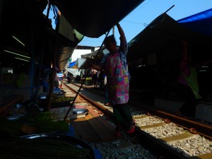 Maeklong Train Market